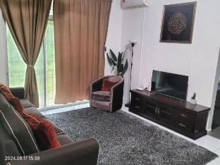 IRIS 31 Wi-fi Corner Lot Legoland, UTM Muslim Only Vacation rental in Johor Bahru