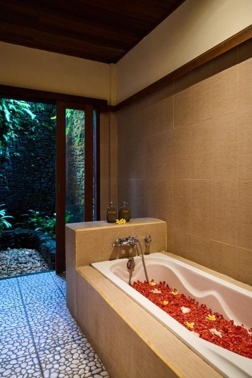 Hening Suite Ubud Hotel in Payangan