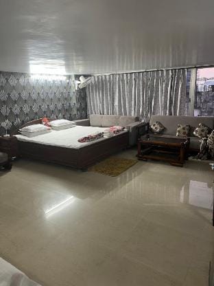 Penthouse with terrace garden (AC & WiFi) Vacation rental in Bangladesh