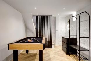 Duplex Luxueux avec billard et baignoire Apartment in Paris