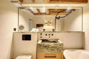 Ultra luxe et Confort au Coeur des champs-Elys  es Apartment in Paris