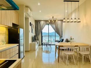 Iconic Regency 3BRHomestay@Seaview@RooftopPool 178 Vacation rental in George Town