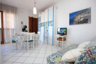 Sunny and Airy Stay Just Few Minutes to the Beach Apartment in Lignano Sabbiadoro