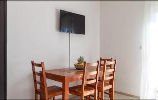 2 Bedroom Studio Apartment - 02F  #5 Vacation rental in Okrug Gornji