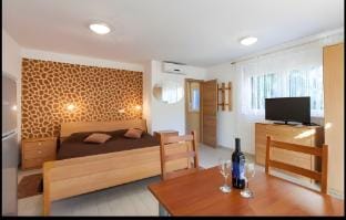Studio Apartment, Terrace -  #2 Vacation rental in Okrug Gornji