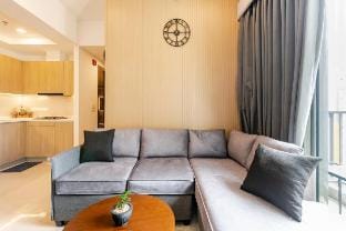 Stylish High-Rise Colombo Haven - SennRise Vacation rental in Colombo
