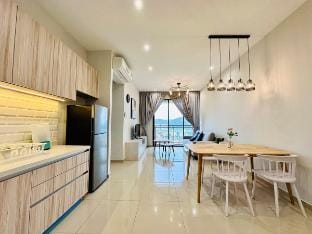 Iconic Regency 3BR@Balcony@8pax@RooftopPool WL192 Vacation rental in Bayan Lepas