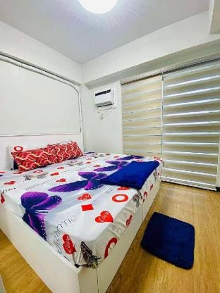 The Atherton by DMCI- 2BR/Free Parking Vacation rental in Muntinlupa