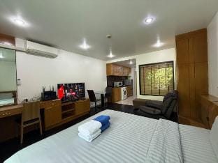 *Walking Distance Patong Awaits The Unity  C177 Vacation rental in Patong