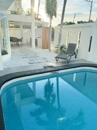 P22 Villa - Jomtien Beach Villa in Pattaya City