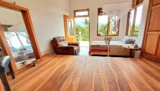 Entire Villa in Charming Mountain village Retreat Vacation rental in Central Province