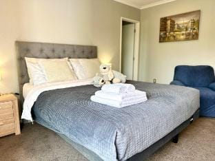 Private Guest Suite Amazing Bed and Private garden Vacation rental in Auckland