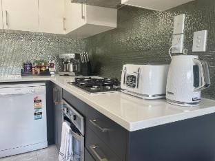 Modern Private Home Full kitchen 2bedroom2bathroom Vacation rental in Auckland