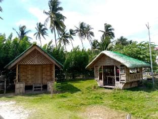 Native rooms in the campsite beachfront Vacation rental in Puerto Galera