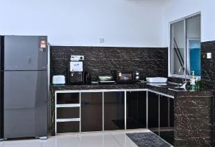 Modern Sanctuary Home Near Taiping Lake Garden  Vacation rental in Perak