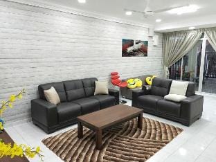 11paxCornerLot,5min IkeaAeonTebrauJohorJayaAustin Vacation rental in Johor Bahru