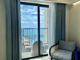 +1BR/Seaview/Kiss bridge/Firework/Sunset Town Apartment in Phu Quoc