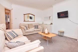 Maida Vale flat with Parking up to 6 people Vacation rental in City of Westminster