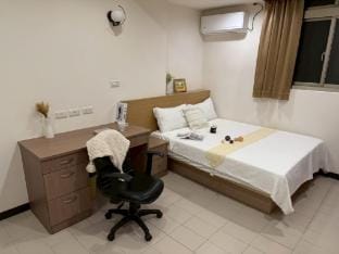 NTNU, NTU 師大舒適套房, 步行五分鐘至台電捷運站 / 限月租 Apartment in Taipei City