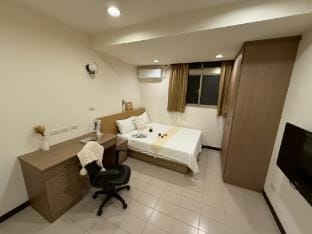 NTNU, NTU 師大舒適套房, 步行五分鐘至台電捷運站 / 限月租 Apartment in Taipei City