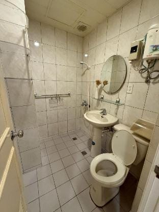 NTNU, NTU 師大舒適套房, 步行五分鐘至台電捷運站 / 限月租 Apartment in Taipei City