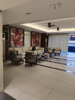 Chino Roces Makati | With Parking | Red Residences Vacation rental in Pasay