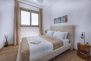 101 Mulberry Tree- Spacious with Large Terrace Apartment in Germasogeia