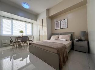 Modern & Cozy Condo in Calyx Residences Cebu City Apartment in Lapu-Lapu City