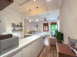 H"home: Căn hộ mới có ban công, thang máy quận 1 Vacation rental in Ho Chi Minh City