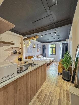 H"home: Căn hộ mới, có ban công thang máy quận 1 Vacation rental in Ho Chi Minh City