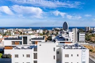 302 Mulberry Tree- Cozy with Large Terrace Apartment in Germasogeia