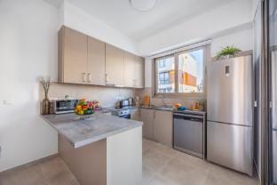 202 Mulberry Tree- Elegant with Large Terrace Apartment in Germasogeia