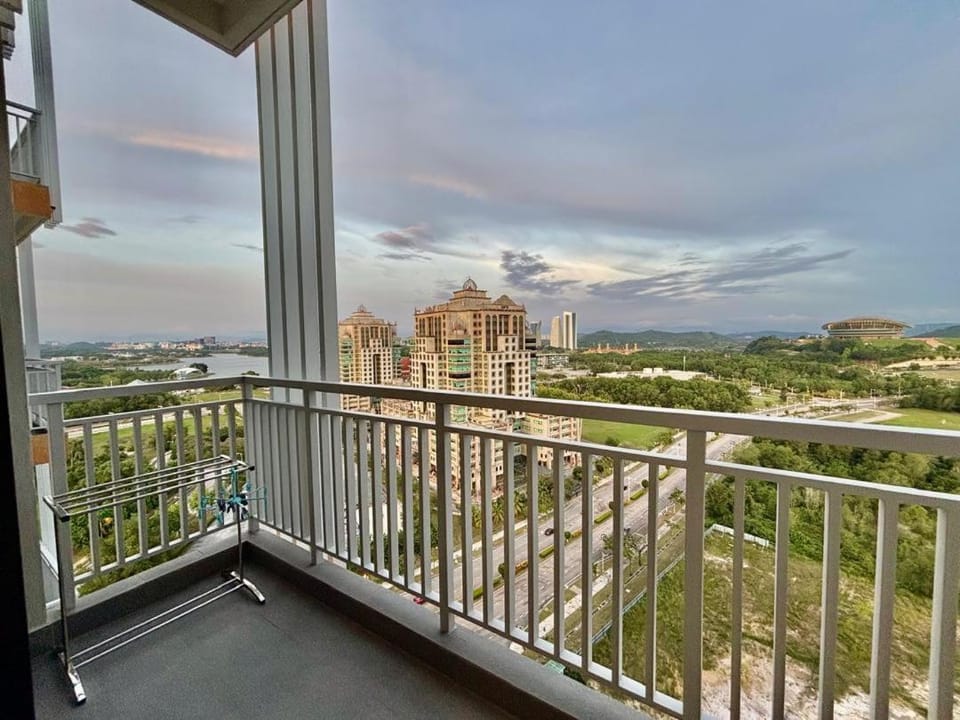 MySky Putrajaya with High Speed WiFi Near PICC Vacation rental in Putrajaya