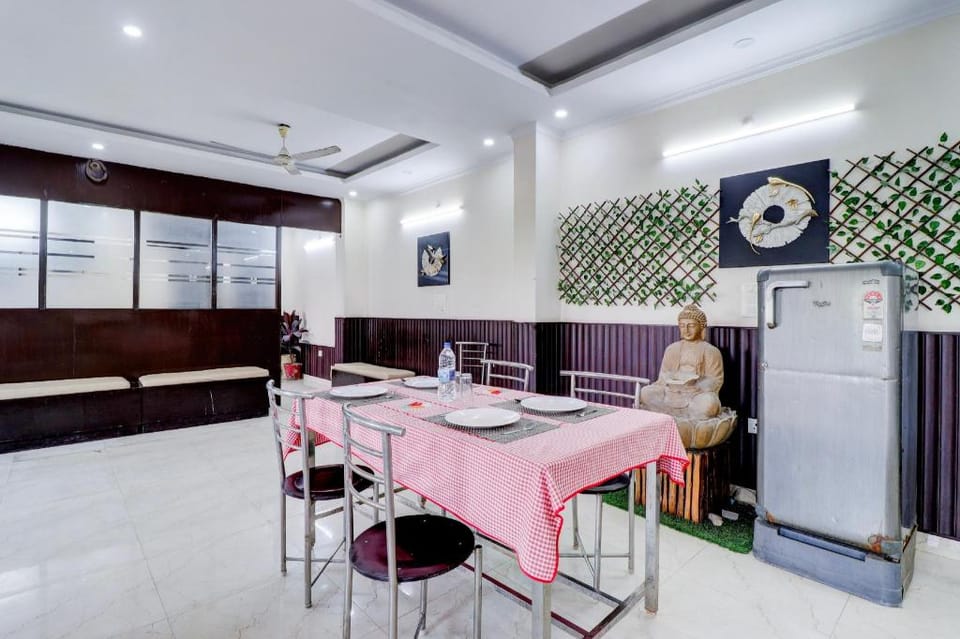 Super Hotel O Shimla Bypass Road ISBT Dehradun Formerly Benison Guest House Hotel in Dehradun