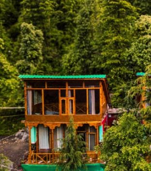 WOW Duplex Wooden Cottage Vacation rental in Himachal Pradesh