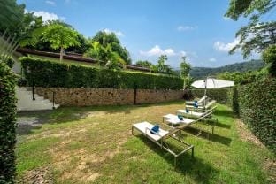 NaiHarn Bungalow with Jacuzzi B3 Villa in Rawai
