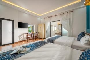 Signature Blue Ocean Villa  Villa in Hoi An