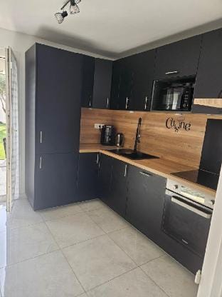 Modern villa + pool – 8 people Vacation rental in Provence-Alpes-Côte d'Azur