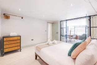 Hackney 1 Bed Garden Flat Vacation rental in London Borough of Islington