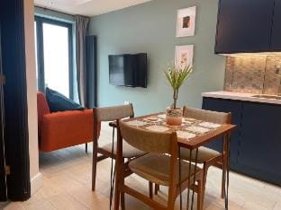 Pillow Menu! 1 Bed Garden Flat Finsbury Park Vacation rental in London