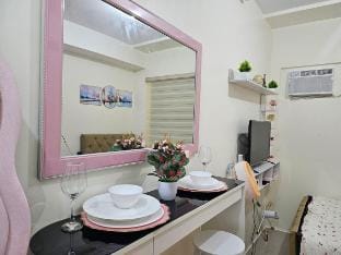 Pink-Themed Studio Type Condo Vacation rental in Quezon City