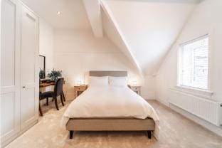 Luxury Two Bed Penthouse located in Hoylake Apartment in Hoylake