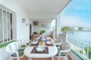 WELCS APARTAMENTO 243 EMP con terraza con vista Apartment in Alt Empordà