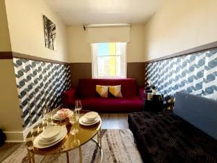Albert House- 2nd Floor- EC5 Apartment in London Borough of Southwark