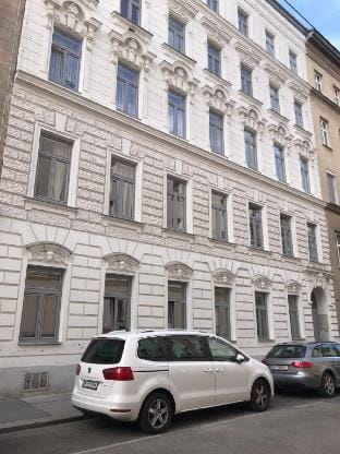 LUX Prime Suite with FREE parking  + FAST Internet Apartment in Vienna