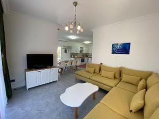 Large Villa with Private heated outdoor pool. Villa in Ölüdeniz