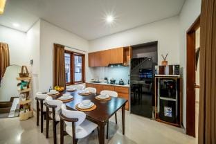 Bali Rosa 2 (3BR modern & Luxury Villa Kerobokan) Vacation rental in North Kuta