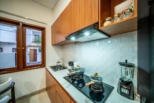 Bali Rosa 2 (3BR modern & Luxury Villa Kerobokan) Vacation rental in North Kuta