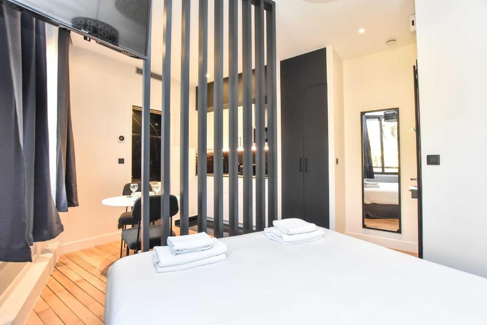 Chic studio w/ jacuzzi - 2P - near Palais Garnier Apartment in Paris