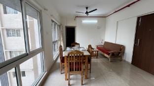 Pinaki Comfort Stay Malad – Near Nesco & Oberoi Mall  Apartment in Mumbai